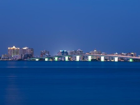 You’ll never see a more peaceful sight than the Ringling Bridge at night! This gorgeous combination of art and engineering connects downtown Sarasota with Bird Key, St. Armond’s Circle, Long Boat Key and over a dozen beach fronts!